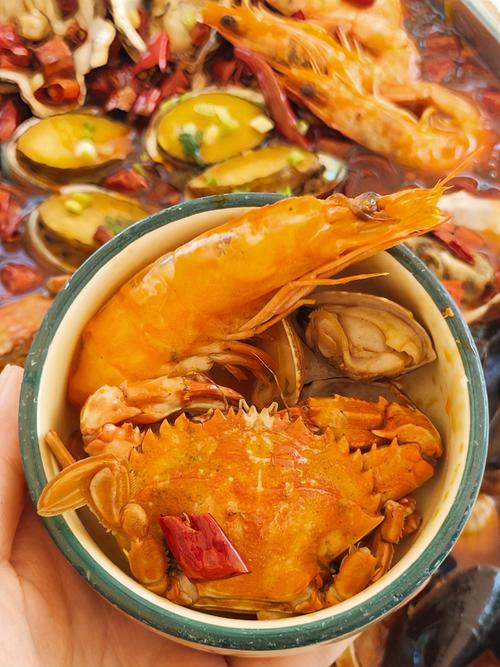 吃海鲜大虾想起海边的夏天，那是最快乐的时光